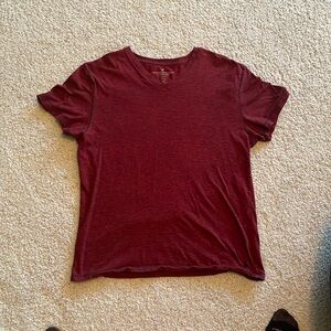 American Eagle V-Neck Tee size Large